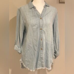 Francesca's Collections Light Blue Button-Down Shirt